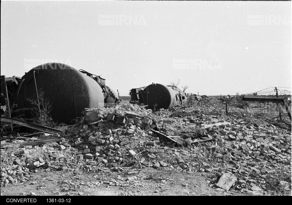 بازدید خبرنگاران خارجی از خرمشهر و هویزه - جبهه های جنوب - عملیات بیت المقدس