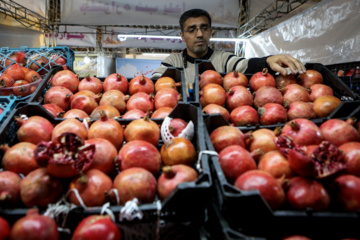 Compras para la noche de Yalda en Teherán