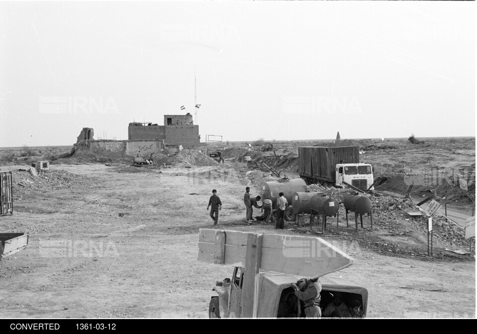 بازدید خبرنگاران خارجی از خرمشهر و هویزه - جبهه های جنوب - عملیات بیت المقدس