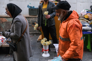 Compras para la noche de Yalda en Teherán