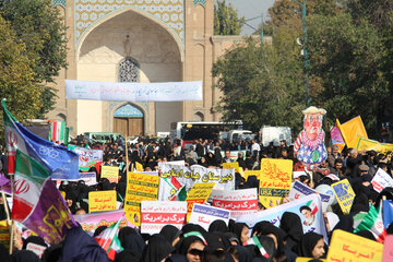 راهپیمایی 13 آبان ماه