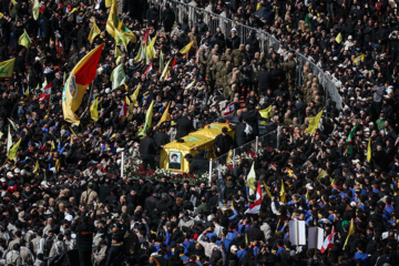 En images : les temps forts des funérailles des martyrs Nasrallah et Safieddine