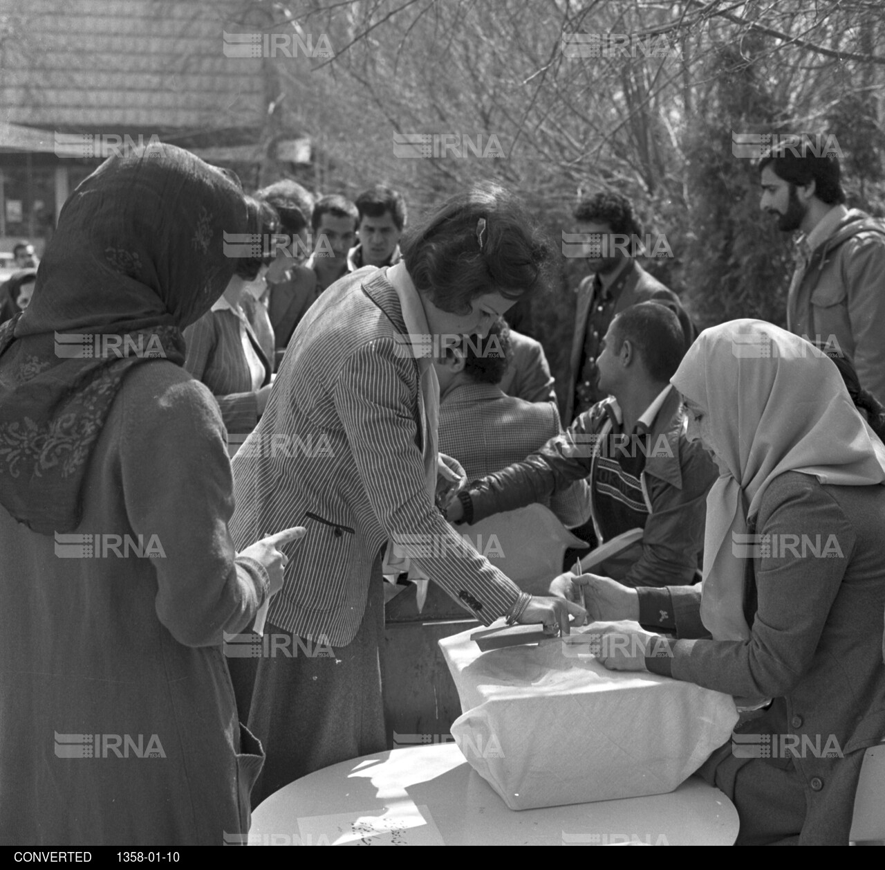 حضور مردم در رفراندوم جمهوری اسلامی - حوزه های رای گیری در تهران