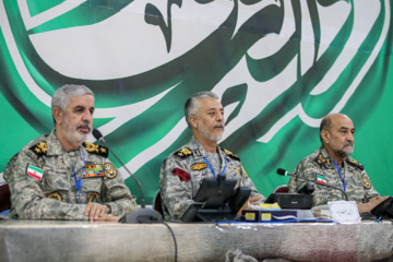 La phase principale de l'exercice militaire conjoint Zulfiqar 1403 a commencé ce samedi matin (22 février 2025) avec le code « Ô Allah, le Plus Grand », par le contre-amiral Habibollah Sayyari, le commandant des exercices. Photo : Mohammad Mahdi Pour-Arab-IRNA