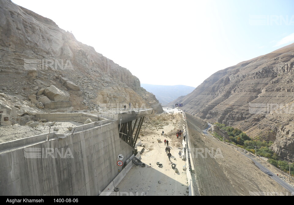 انفجار صخره ۵۰۰۰ تُنی در آزادراه تهران-شمال