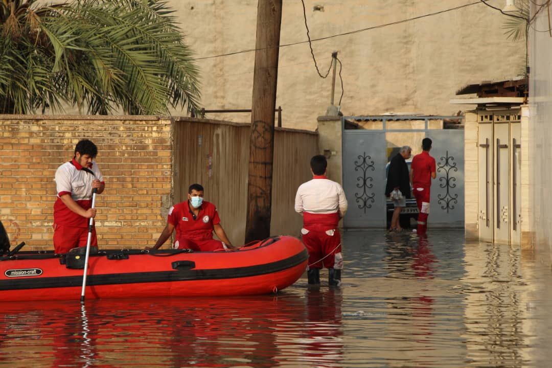 امدادرسانی به چهار شهرستان گرفتار در آبگرفتگی خوزستان در حال انجام است