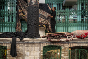 Irán se viste de negro para ceremonias de luto de Muharram