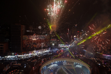 Téhéran-Rue Valiasr: feu d’artifice pour la Mi-Sha'ban