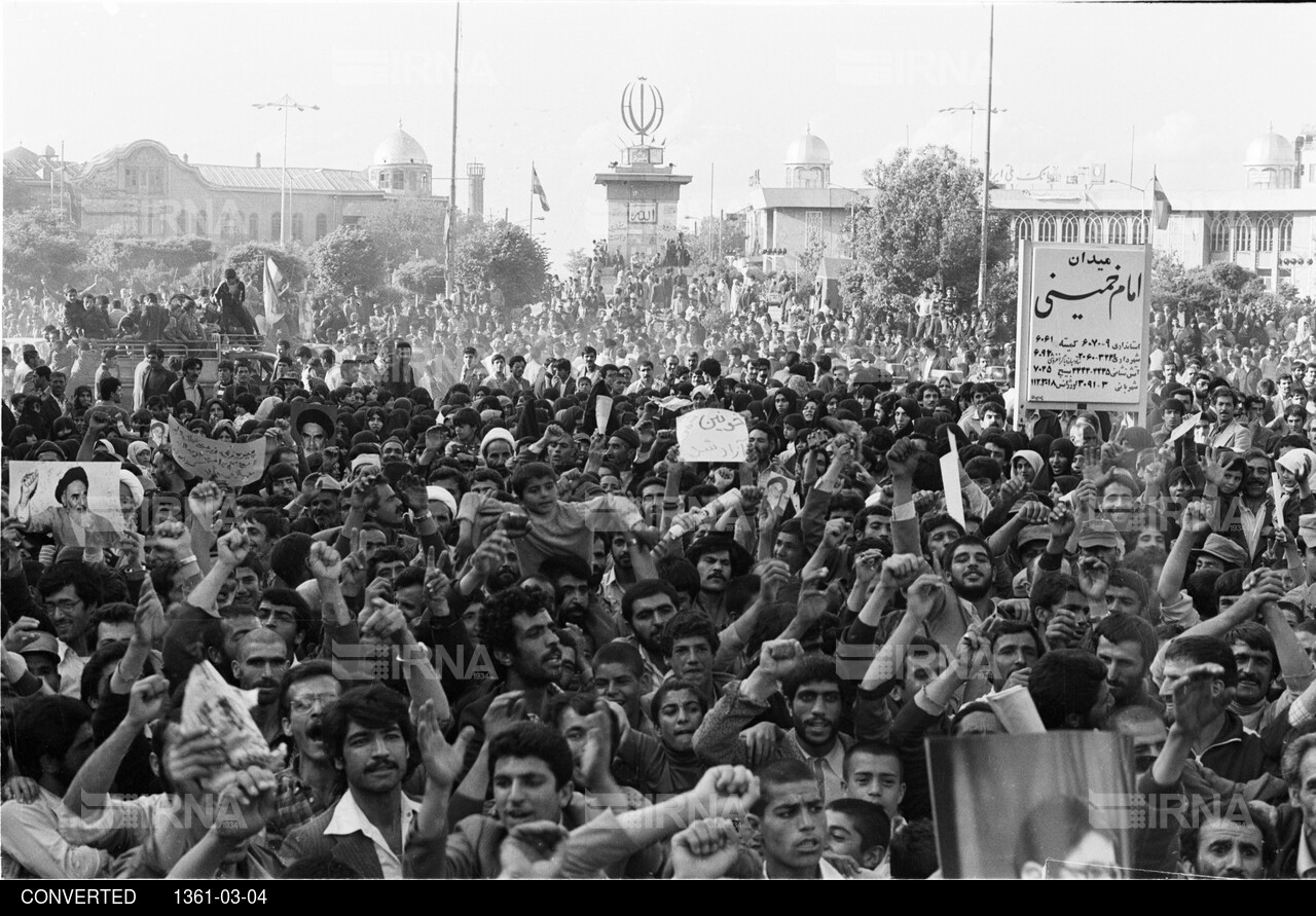 شادمانی مردم همدان به مناسبت فتح خرمشهر