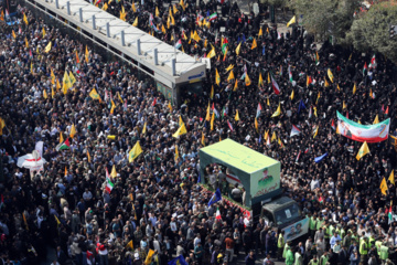 Ceremonia fúnebre en Mashhad por el general Nilforushan