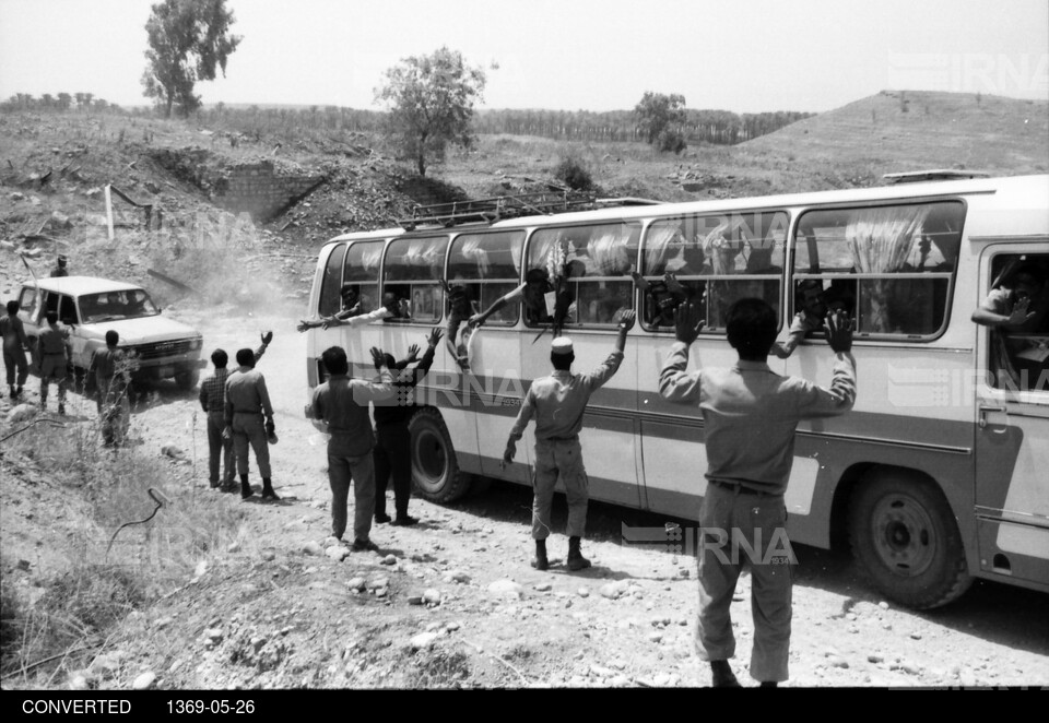 بازگشت نخستین گروه از آزادگان به میهن اسلامی