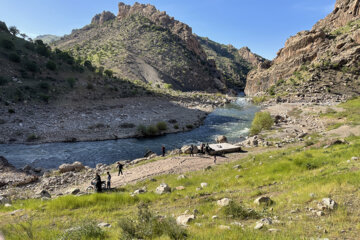 طبیعت بکر و هزار رنگ هرسین