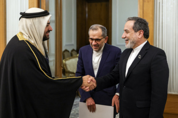 Rencontre entre le ministre conseiller aux A.E. du Qatar, Mohammed bin Abdulaziz Al-Khulaifi, avec le Chef de la diplomatie iranienne, Abbas Araghchi, le mercredi 8 janvier 2025 à Téhéran