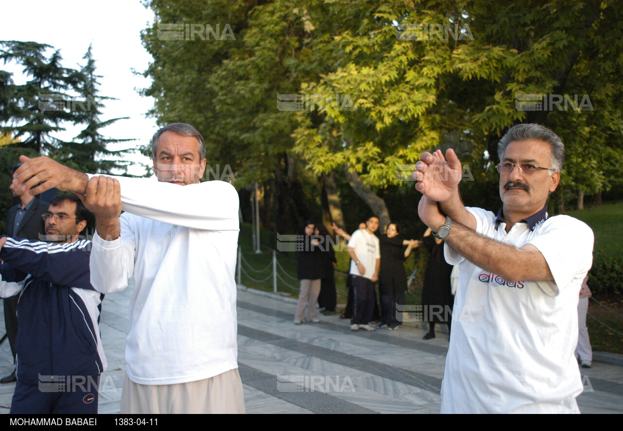 ورزش صبحگاهی و همگانی در پارک ملت