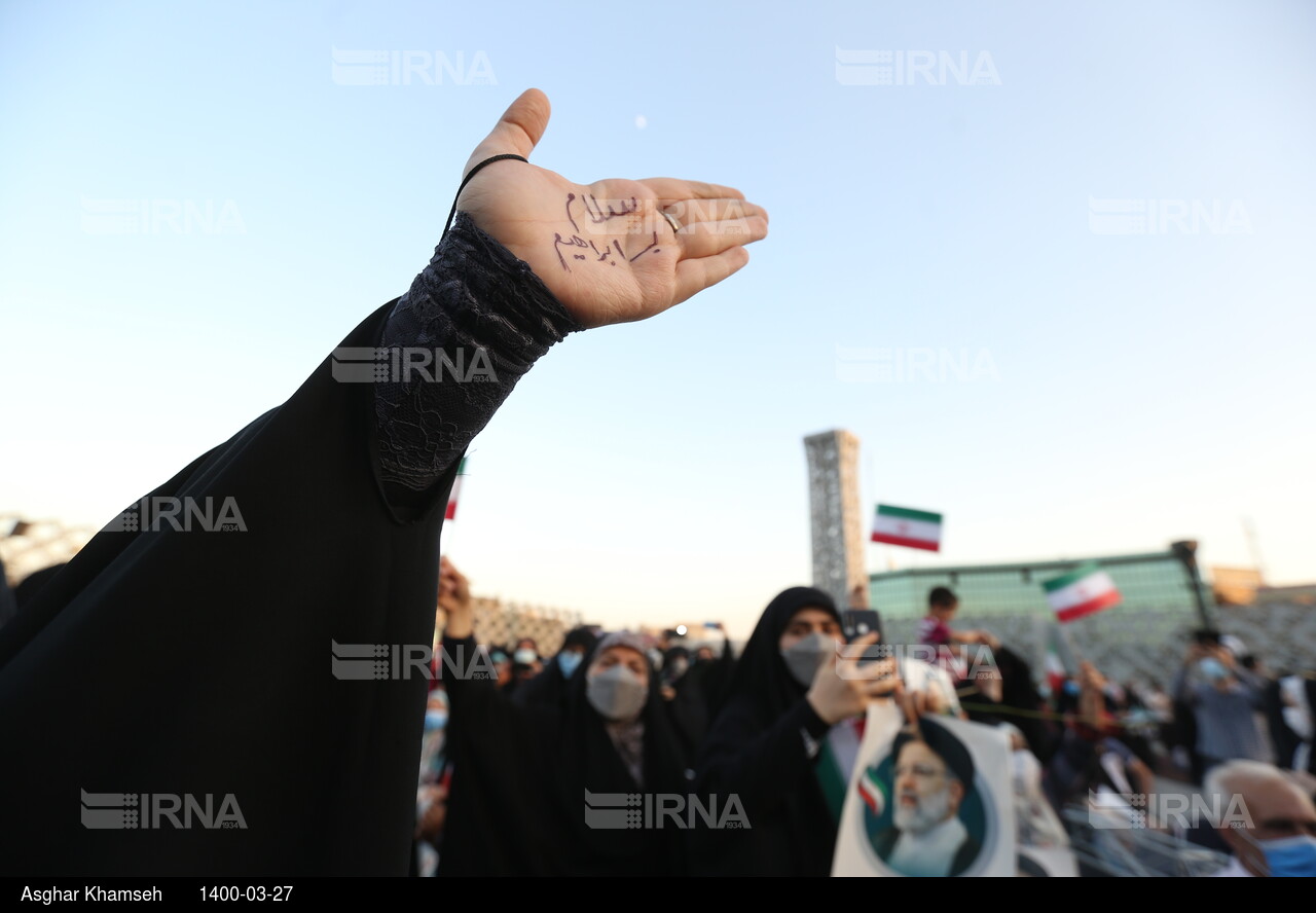 جشن تهرانی‌ها برای رییس جمهور منتخب