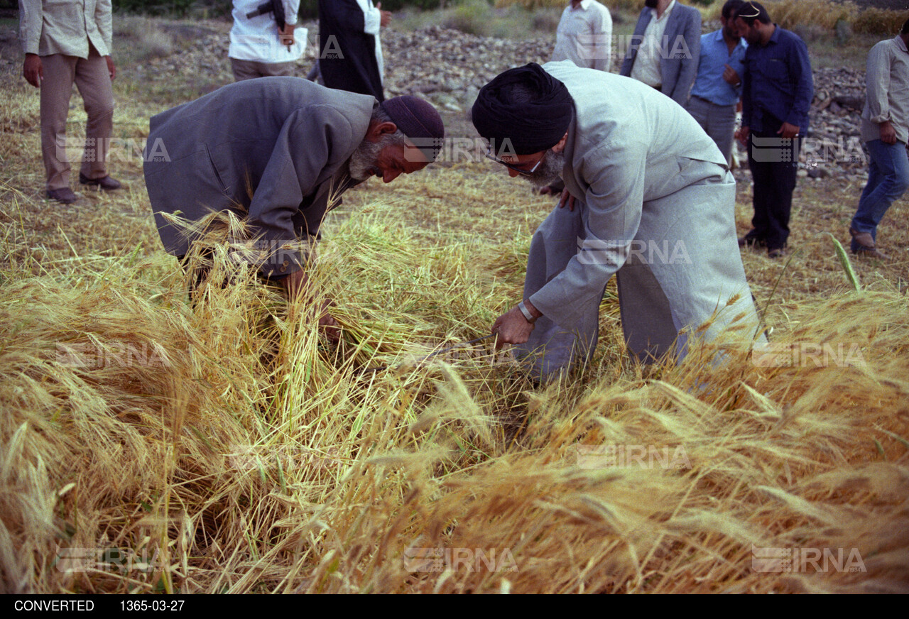 سفر آِت الله سید علی خامنه ای ریاست جمهوری به شهرستان قم