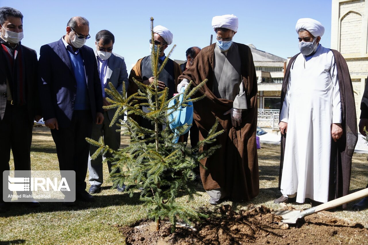 امام جمعه شهرکرد:حفاظت از منابع طبیعی فرهنگسازی شود