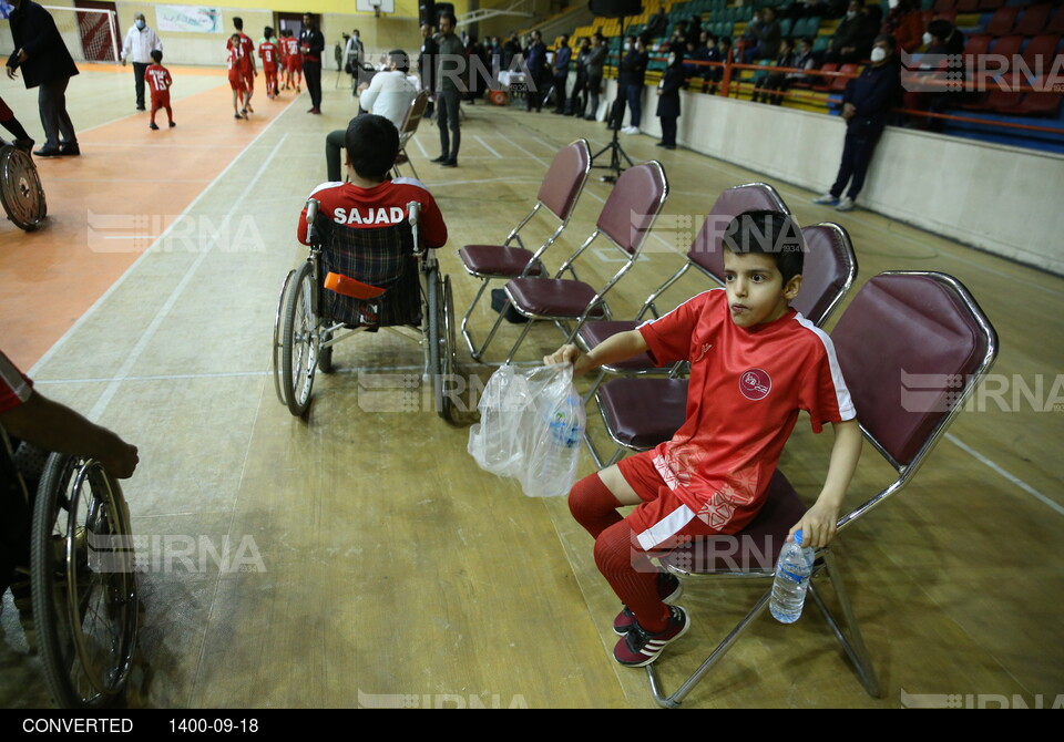 مسابقه خیریه فوتبال آسایشگاه معلولین شهید فیاض بخش