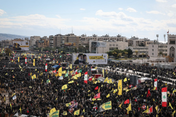 En images : les temps forts des funérailles des martyrs Nasrallah et Safieddine