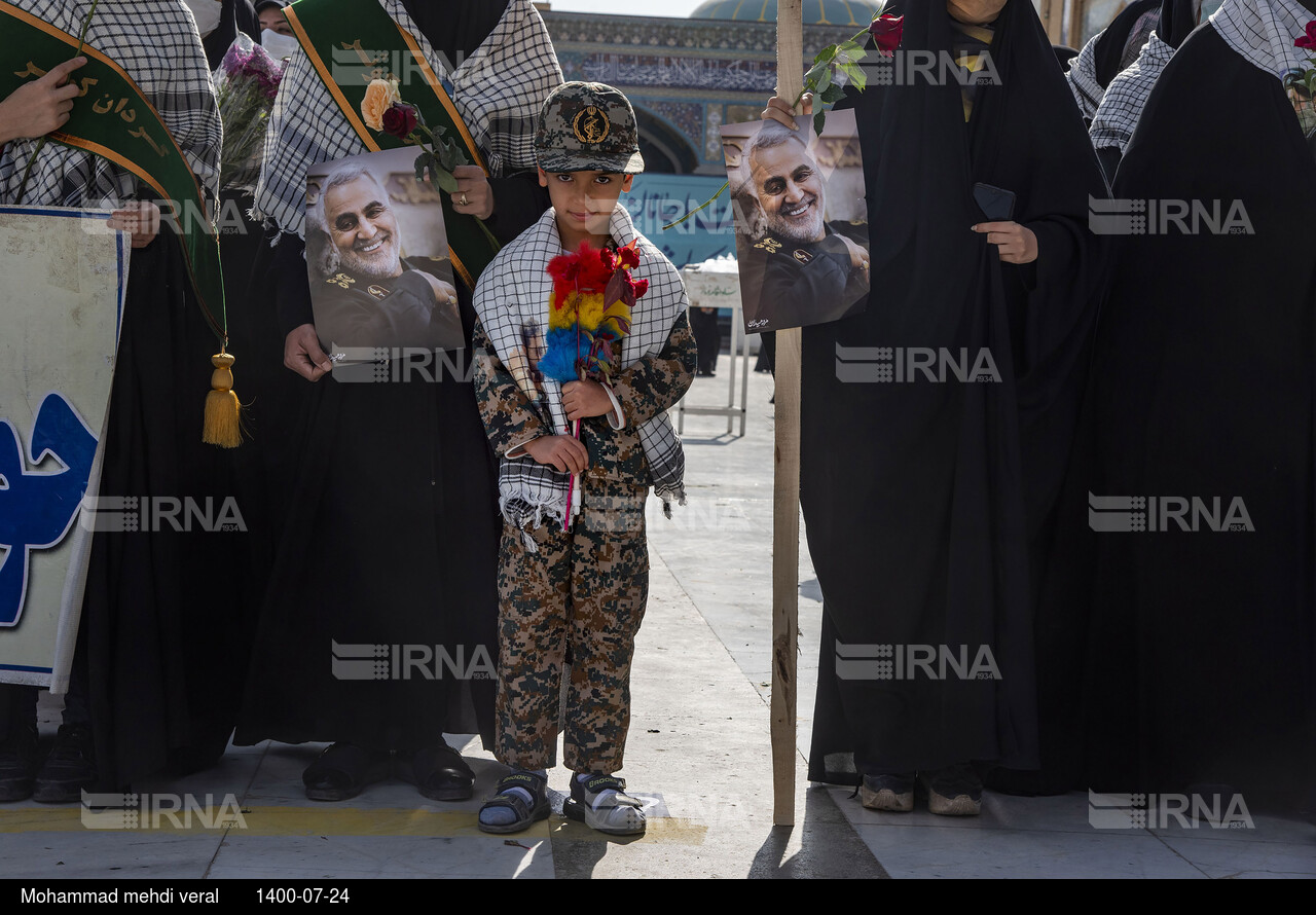 مراسم صبحگاه مشترک نیروهای نظامی و انتظامی در مسجد جمکران