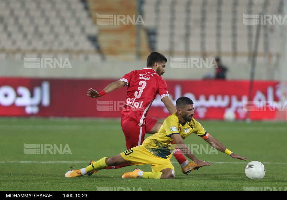 دیدار تیمهای فوتبال پرسپولیس و فجر سپاسی شیراز