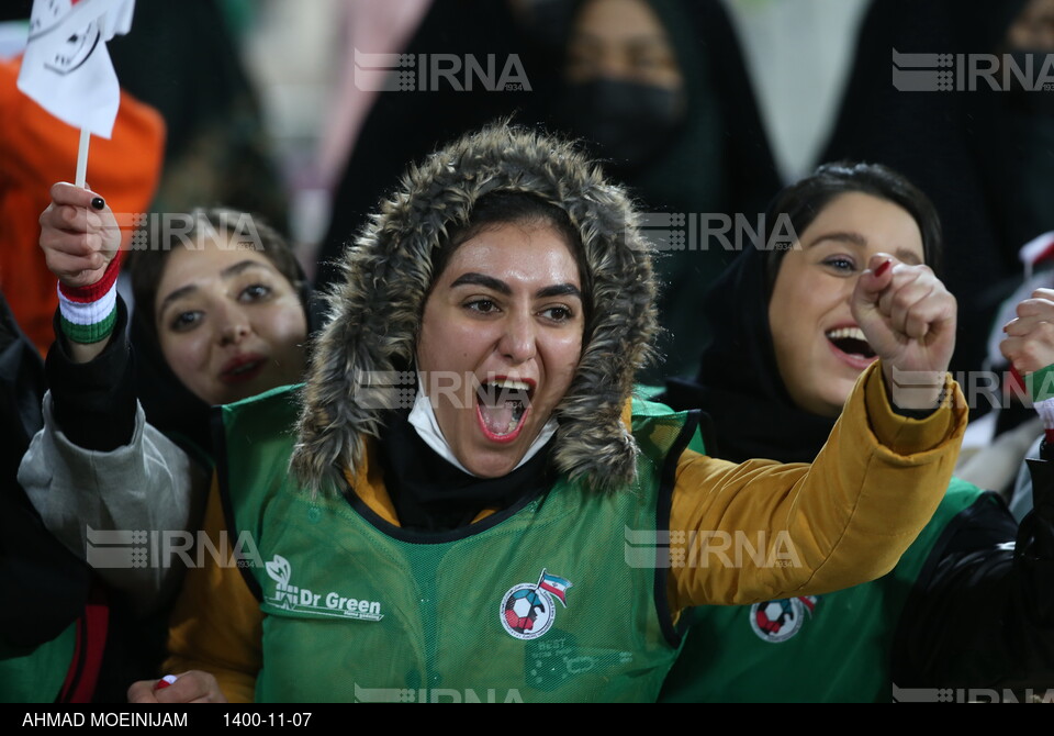 شادی در ورزشگاه آزادی پس از صعود به جام جهانی ۲۰۲۲ قطر