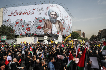 Multitudinario funeral del mártir Haniya en Teherán