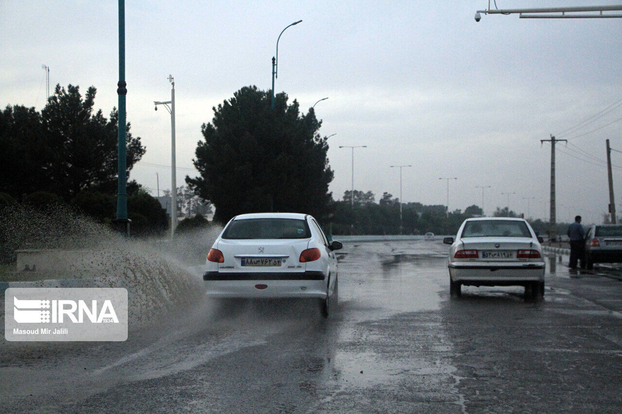 جاده‌های کردستان لغزنده است