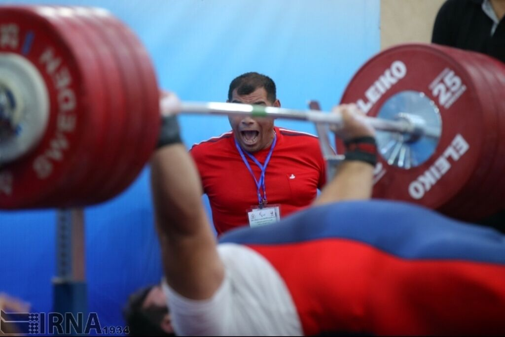 تقدیر از قهرمان المپیک و توصیه محمد علی کِلِی به مجیدی و یحیی 