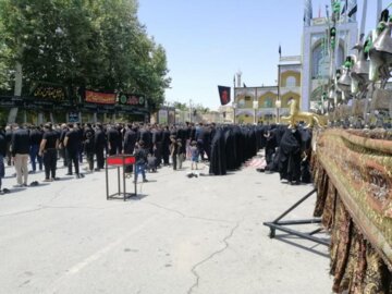 عزاداری و اقامه نماز ظهرعاشورا در مهریز