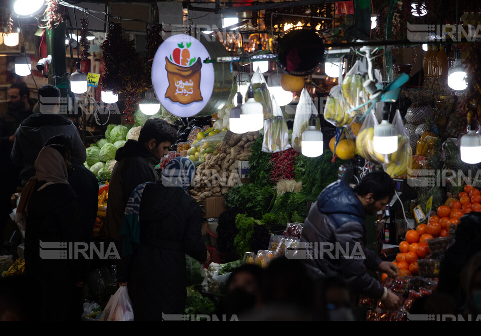 خرید شب یلدا در بازار تجریش