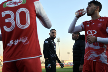 لیگ برتر فوتبال - پرسپولیس و نساجی