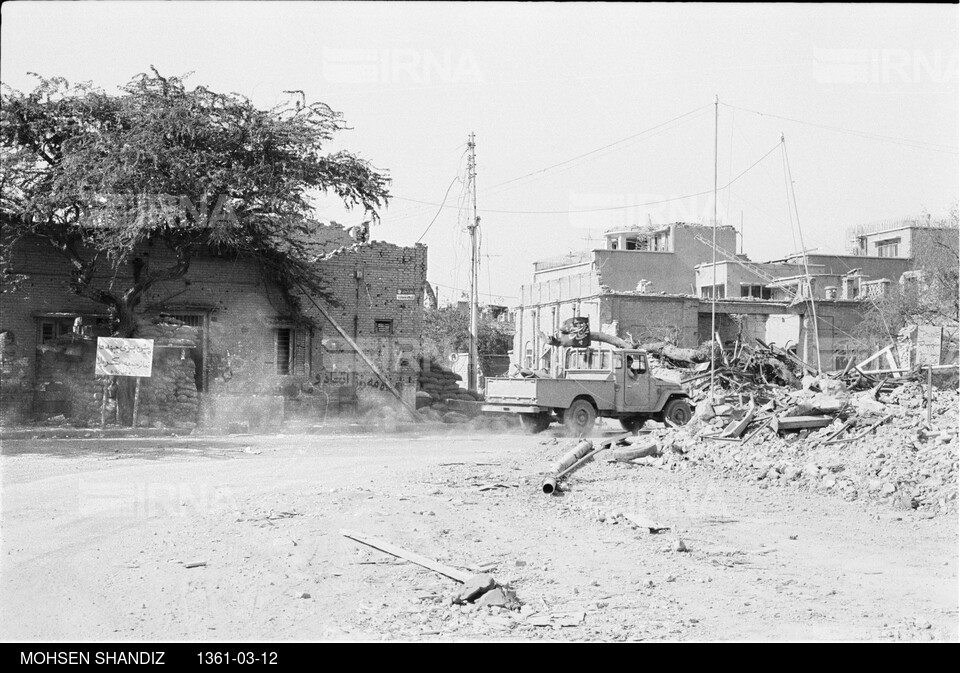 بازدیدخبرنگاران خارجی از خرمشهر و هویزه - جبهه های جنوب - عملیات بیت المقدس