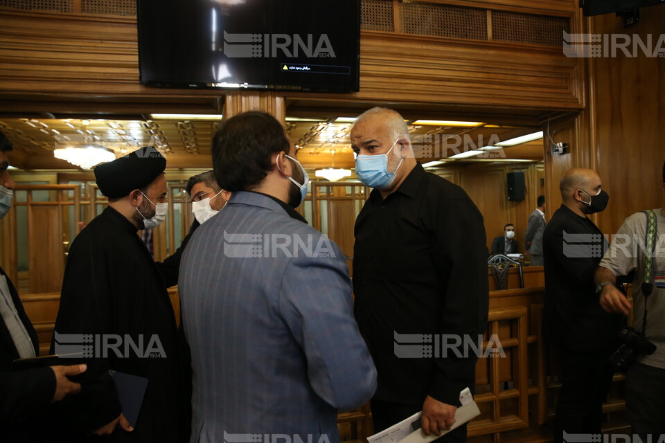 اولین حضور شهردار تهران در شورای شهر
