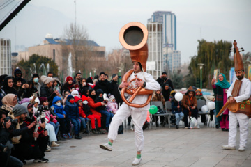 Le 20e Festival de théâtre de marionnettes Téhéran-Moubarak s'ouvre au parc Ab-o Atash