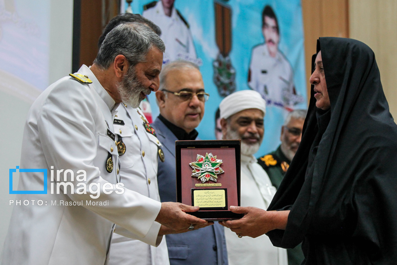 Marine iranienne : la médaille de « dévouement » du Leader de la RII, pour les martyrs de la frégate Sahand