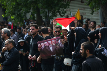 Multitudinario funeral del mártir Haniya en Teherán