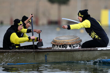 Liga Premier de Barco Dragón y Kayak Polo femenino