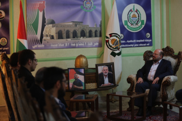 Iran acting FM visits Hamas office