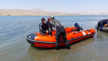 جستجوی غواصان برای یافتن جسد غرق شده در سد کلان ملایر