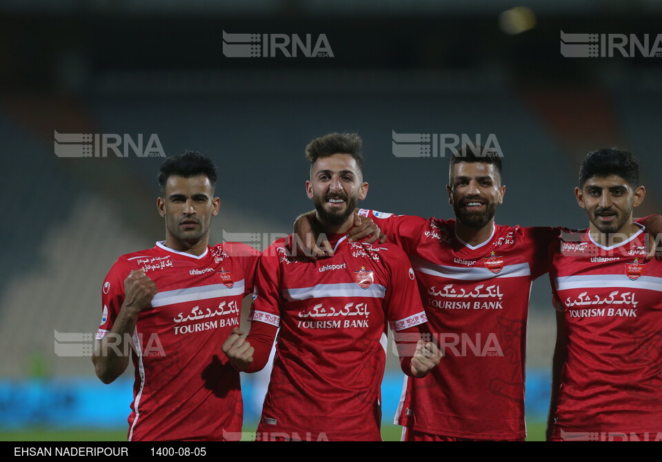 دیدار تیم‌های فوتبال پرسپولیس و نساجی