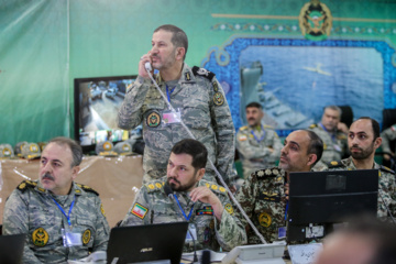 La phase principale de l'exercice militaire conjoint Zulfiqar 1403 a commencé ce samedi matin (22 février 2025) avec le code « Ô Allah, le Plus Grand », par le contre-amiral Habibollah Sayyari, le commandant des exercices. Photo : Mohammad Mahdi Pour-Arab-IRNA