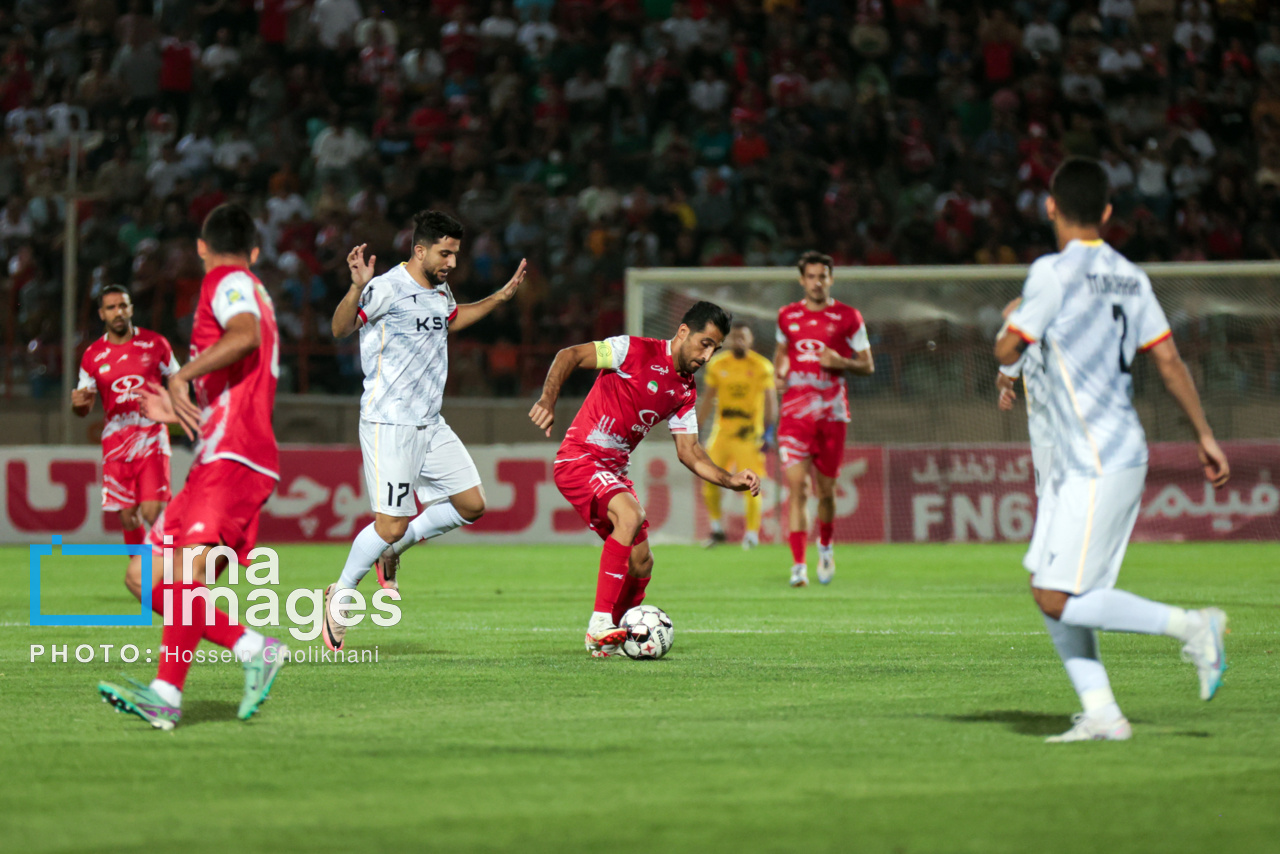 لیگ برتر فوتبال- پرسپولیس و فولاد خوزستان