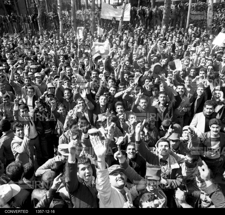 اجتماع سربازان در میدان بهارستان