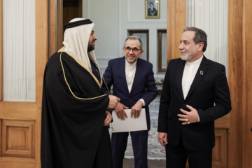 Rencontre entre le ministre conseiller aux A.E. du Qatar, Mohammed bin Abdulaziz Al-Khulaifi, avec le Chef de la diplomatie iranienne, Abbas Araghchi, le mercredi 8 janvier 2025 à Téhéran