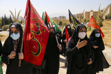 عزاداری جاماندگان اربعین حسینی در جوار شهدای گمنام دانشگاه شیراز