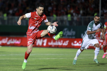 Premier Football League; Persepolis versus Zob Ahan