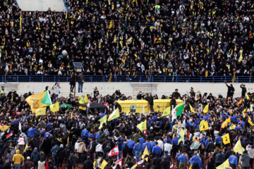 En images : les temps forts des funérailles des martyrs Nasrallah et Safieddine