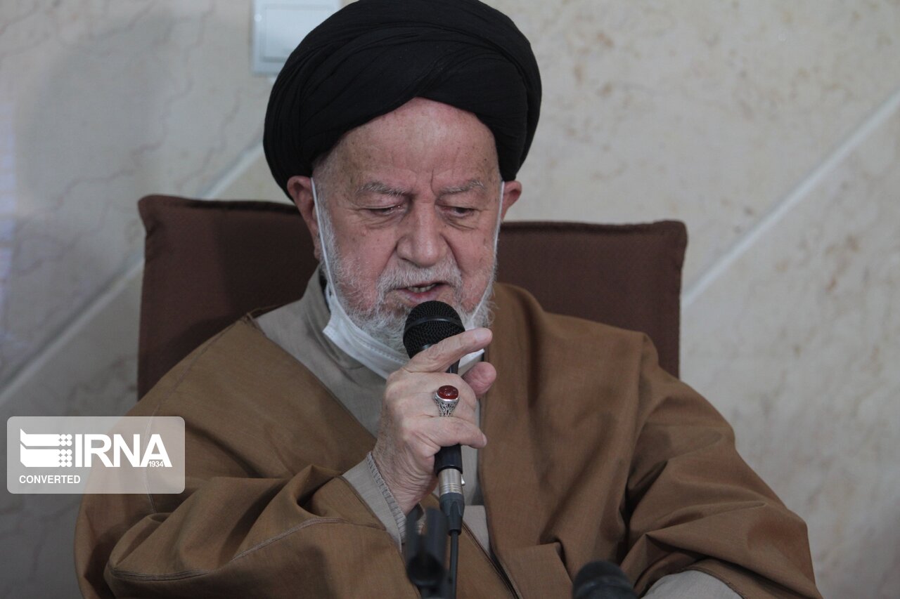 امام جمعه سمنان: سوگواره مهر محرم زنده‌نگهداشتن فرهنگ حسینی است