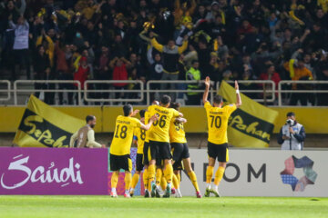 Football match between Sepahan and Al-Hilal